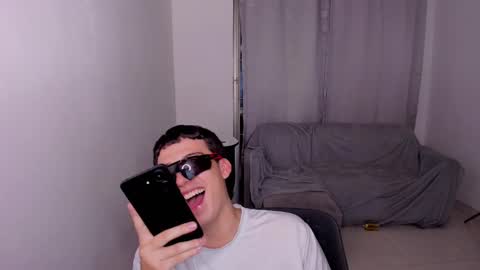 Snapshot of sweetlian_04 chatting on March 2, 6:16 am Lian online show from March 2, 6:16 am