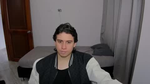 Snapshot of sweetlian_04 chatting on October 9, 7:12 pm Lian online show from October 9, 7:12 pm