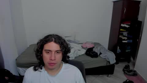 Snapshot of sweetlian_04 chatting on May 5, 1:02 am Lian online show from May 5, 1:02 am