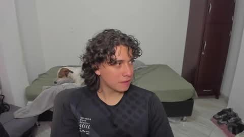 Snapshot of sweetlian_04 chatting on May 7, 1:33 am Lian online show from May 7, 1:33 am