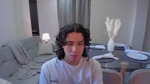 Snapshot of sweetlian_04 chatting on June 22, 6:05 pm Lian online show from June 22, 6:05 pm