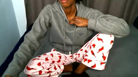 Snapshot of sweetlilly2540 chatting on October 22, 6:51 pm sweetlilly2540 online show from October 22, 6:51 pm
