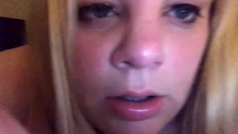 Lisa  online show from December 22, 1:01 am