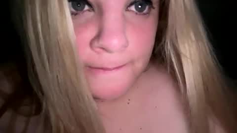 Lisa  online show from November 8, 1:11 pm