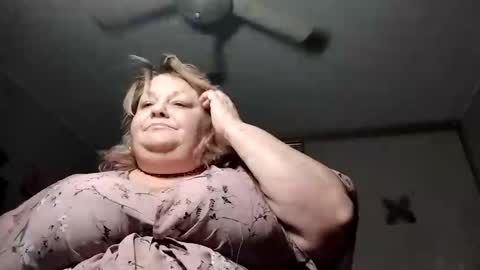 Snapshot of sweetlolajean chatting on September 10, 1:05 am sweetlolajean online show from September 10, 1:05 am