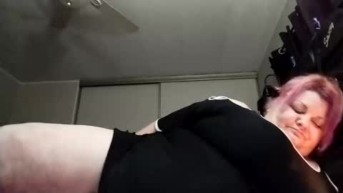 sweetlolajean online show from February 12, 11:49 am