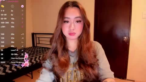Zoe online show from May 15, 5:09 pm