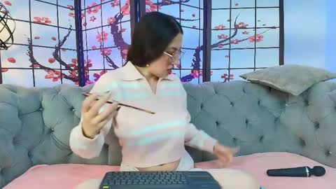 sweetlyundone online show from June 4, 7:09 pm