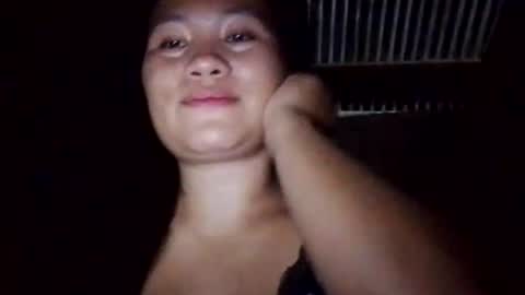 Snapshot of sweetmae32 chatting on August 4, 11:02 am sweetmae32 online show from August 4, 11:02 am