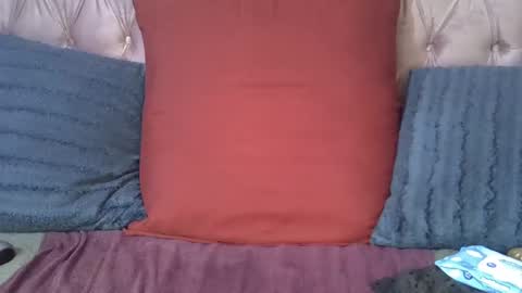 Snapshot of sweetmellowx1 chatting on February 17, 2:37 pm sweetmellowx1 online show from February 17, 2:37 pm