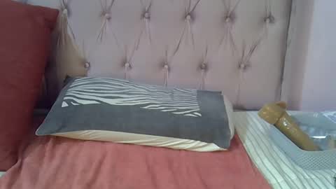 Snapshot of sweetmellowx1 chatting on March 7, 4:46 am sweetmellowx1 online show from March 7, 4:46 am