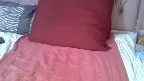 Snapshot of sweetmellowx1 chatting on March 12, 4:02 pm sweetmellowx1 online show from March 12, 4:02 pm