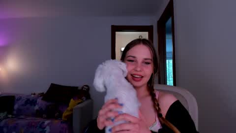 Snapshot of sweetmila1 chatting on May 8, 1:27 pm Mila online show from May 8, 1:27 pm