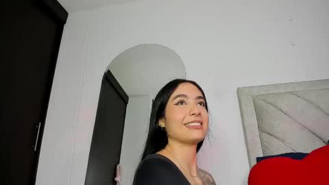 Snapshot of sweetmili133 chatting on May 6, 5:07 pm sweetmili133 online show from May 6, 5:07 pm
