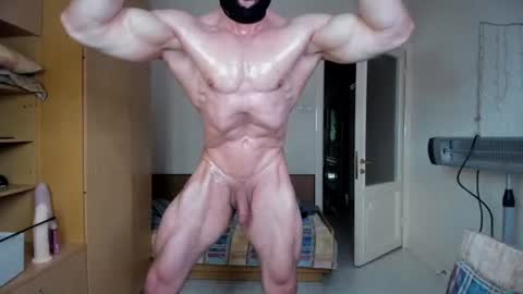 Snapshot of sweetmuscles_boy chatting on June 14, 4:47 am Lorenzo online show from June 14, 4:47 am