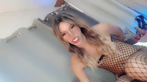 Snapshot of sweetnaughty_mia chatting on July 18, 3:54 am sweetnaughty_mia online show from July 18, 3:54 am