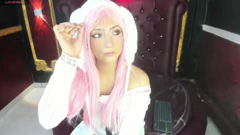 Snapshot of sweetness_siren chatting on June 12, 5:06 am siren online show from June 12, 5:06 am