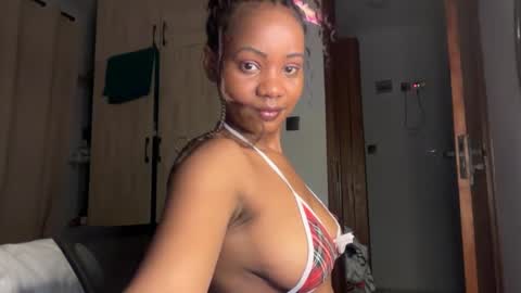 Snapshot of sweetnia754136 chatting on July 11, 4:53 pm sweetnia754136 online show from July 11, 4:53 pm