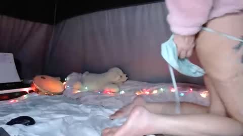 Snapshot of sweetnissapril chatting on December 23, 1:08 am April online show from December 23, 1:08 am