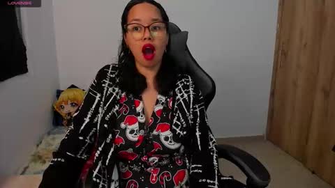 Noah online show from December 2, 1:33 am