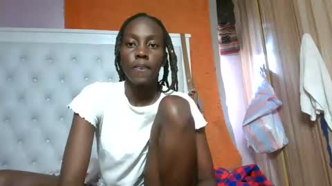 Novah girlie online show from June 19, 10:08 am