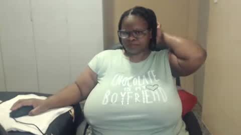 sweetnoziexxx online show from October 25, 4:20 am