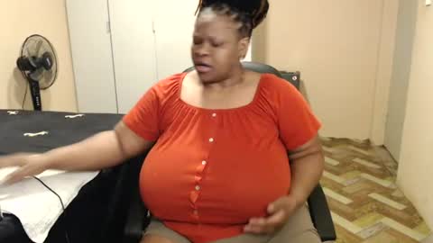 Snapshot of sweetnoziexxx chatting on June 20, 3:53 am sweetnoziexxx online show from June 20, 3:53 am