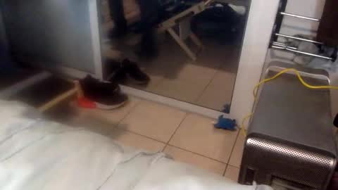 WeAim2PZzz online show from December 18, 3:26 am