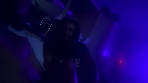 WeAim2PZzz online show from January 22, 2:03 pm