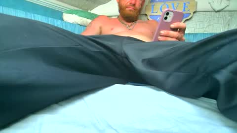 WeAim2PZzz online show from February 25, 9:57 pm