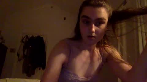 Snapshot of sweetpeach232323 chatting on December 31, 3:55 am sweetpeach232323 online show from December 31, 3:55 am