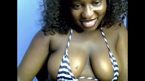Snapshot of sweetpetitgirl chatting on May 10, 7:52 pm LILY BRANDY online show from May 10, 7:52 pm