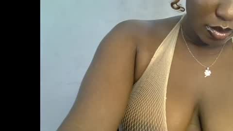Snapshot of sweetpetitgirl chatting on June 7, 8:18 am LILY BRANDY online show from June 7, 8:18 am
