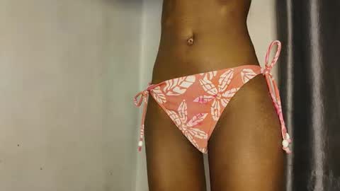 Snapshot of sweetpussy135 chatting on May 7, 4:18 am slim ivy online show from May 7, 4:18 am