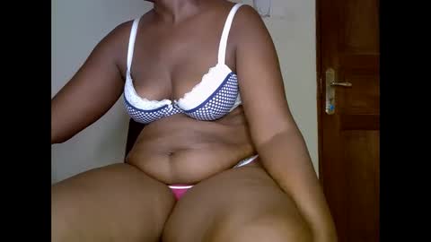 sweetrenne online show from March 10, 1:12 am