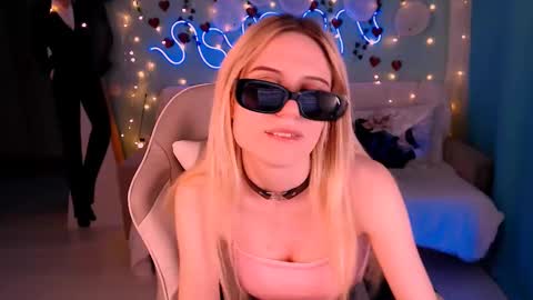 Snapshot of sweetrichal chatting on February 18, 4:37 am sweetrichal online show from February 18, 4:37 am