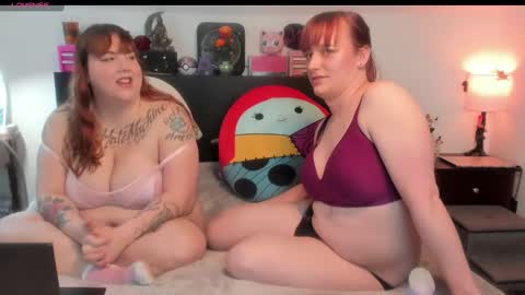 Snapshot of sweetsapphics chatting on January 28, 2:31 pm ruby and scarlet online show from January 28, 2:31 pm