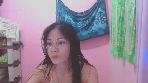 Mia online show from May 1, 12:10 pm