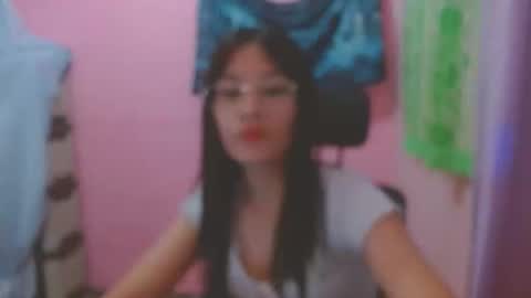 Snapshot of sweetsexygirl20 chatting on May 19, 12:55 pm Mia online show from May 19, 12:55 pm
