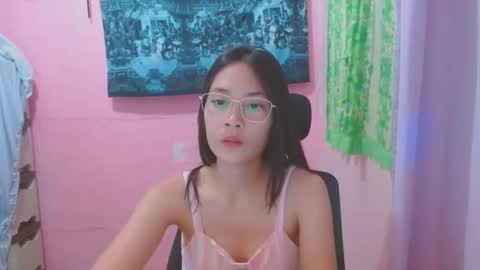 Snapshot of sweetsexygirl20 chatting on May 29, 4:32 am Mia online show from May 29, 4:32 am