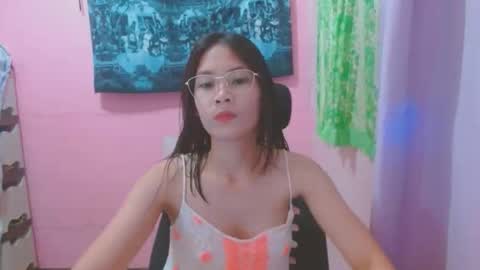Snapshot of sweetsexygirl20 chatting on June 7, 5:11 am Mia online show from June 7, 5:11 am