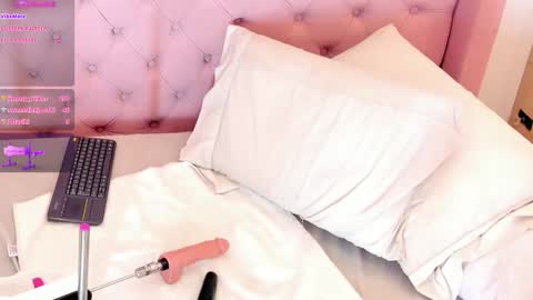 Sharon  online show from December 4, 1:42 pm