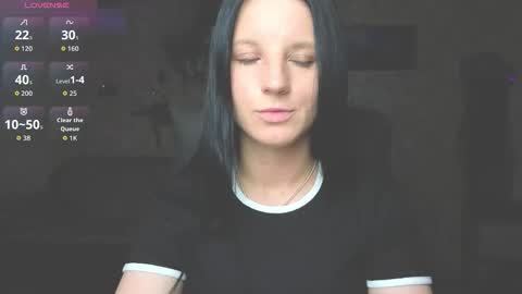 Snapshot of sweetshy99 chatting on May 17, 6:37 pm Sweet Shy online show from May 17, 6:37 pm