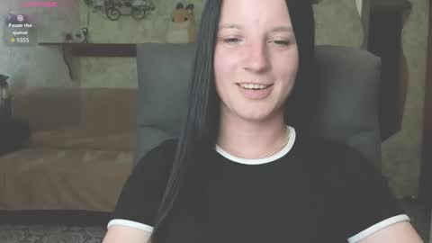Snapshot of sweetshy99 chatting on June 1, 1:46 pm Sweet Shy online show from June 1, 1:46 pm