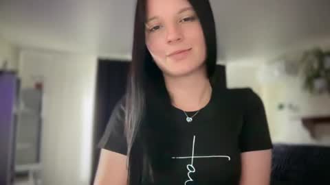 Snapshot of sweetshy99 chatting on June 17, 2:40 pm Sweet Shy online show from June 17, 2:40 pm
