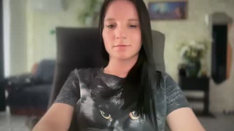 Snapshot of sweetshy99 chatting on June 21, 1:57 pm Sweet Shy online show from June 21, 1:57 pm