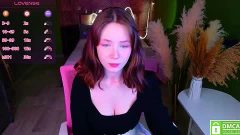 Snapshot of sweetshy_ chatting on November 22, 1:43 pm Alice online show from November 22, 1:43 pm
