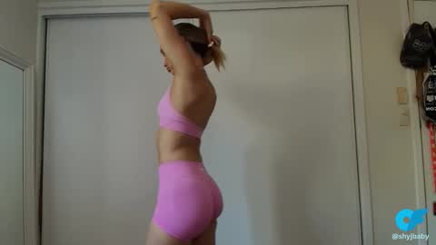 Snapshot of sweetshylax chatting on November 11, 1:27 am Shyla Jay online show from November 11, 1:27 am