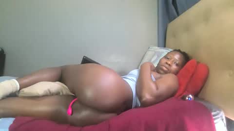 sweetslenderxx online show from May 12, 8:55 am