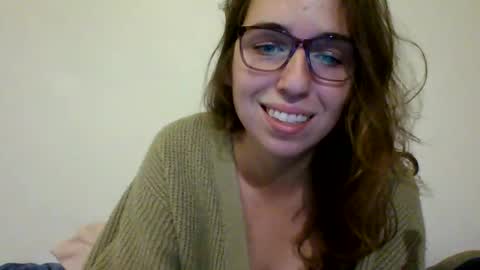 Snapshot of sweetsocalgirl chatting on March 7, 5:18 am sweetsocalgirl online show from March 7, 5:18 am